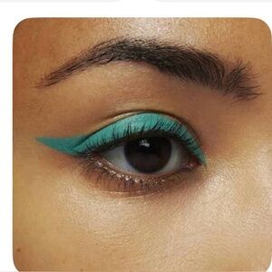 AF94 gel eyeliner color Atomic